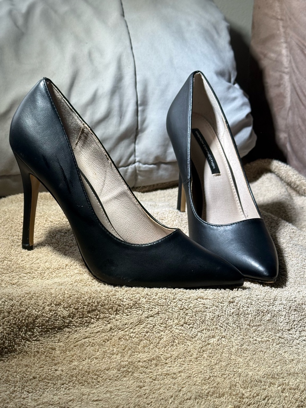 Classic Black Pointed-Toe Women's Pumps